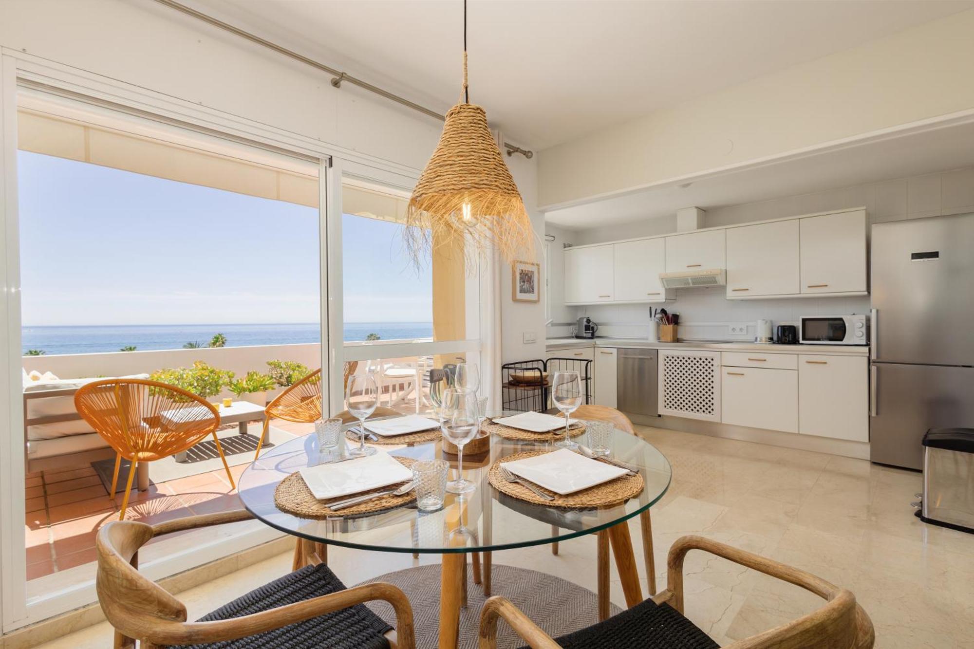 Modern Beachside Penthouse With Amazing Sea Views Appartement Marbella
